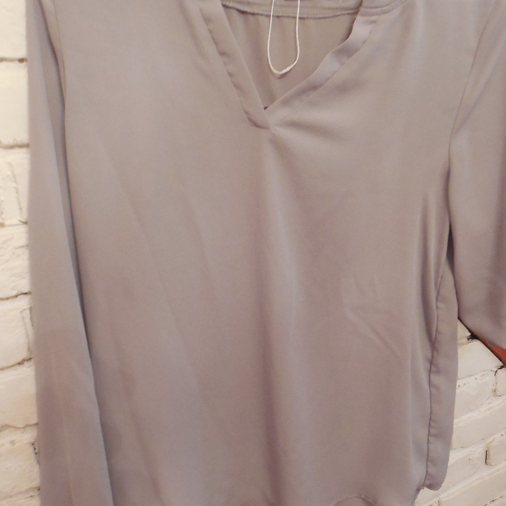 roswear v neck grey blouse